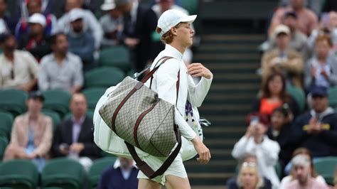 Jannik Sinner, perché ha indossato la borsa Gucci a Wimbledon: 